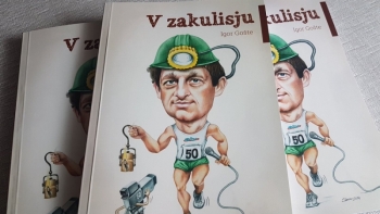 Predstavitev knjige: V ZAKULISJU